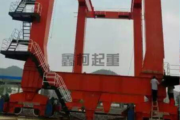 履帶起重機的應(yīng)用注意事項